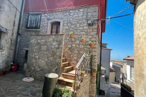 Palazzina su 3 livelli ristrutturata