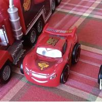 Camion Cars Saetta McQuenn con due auto originali