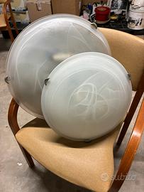 Plafoniere grandi e piccole in vetro satinato