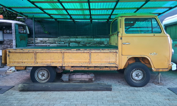 Volkswagen T2 pick up