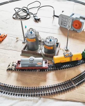 Circuito HO Stazione Gasometro Shell Luci Binari