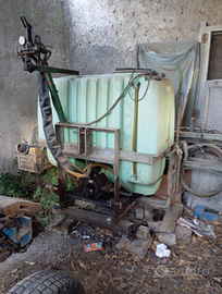 Botte da 600litri con le sbarre per irrorare