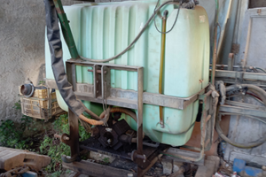 Botte da 600litri con le sbarre per irrorare