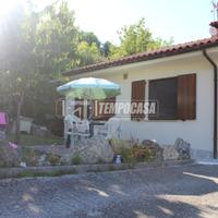 SOLUZIONE INDIPENDENTE CON GARAGE E CORTE PRIVATA