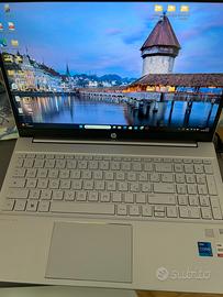 PC PORTATILE HP PAVILION 15-EG3000