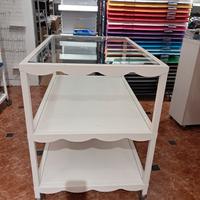 scaffali e tavoli e altri espositori per negozio