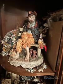 Vecchio ubriacone in ceramica