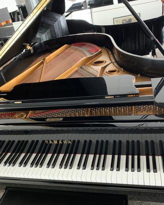 Pianoforte Yamaha C3