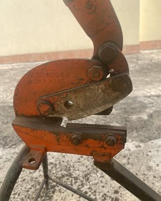 Taglia lamiera manuale