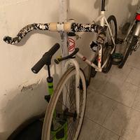 Bicicletta ruota libera/scatto fisso