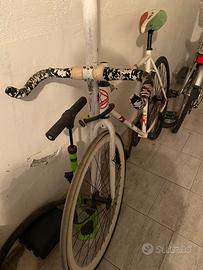 Bicicletta ruota libera/scatto fisso