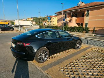 tesla model 3  12/2020 