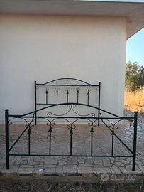 Lettino matrimoniale di ferro