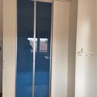 Armadio , cassettiera e mensole