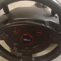Volante Trust per Pc e Playstation con Pedaliera