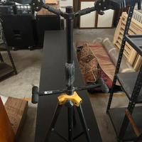 supporto per chitarra doppio Hercules GS422B PLUS