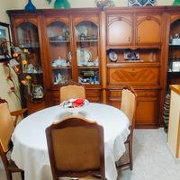 Elegante mobile da soggiorno in legno massello