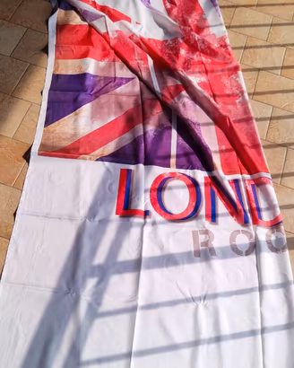 Tendaggio, tenda con anelli