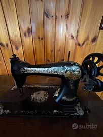 Macchina da cucire singer antica