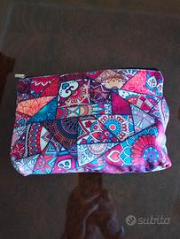 Pochette. 
