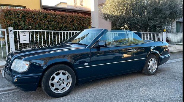 Mercedes Cabrio E200 A124 Blu Gpl