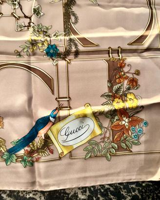 Foulard gucci