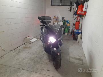 Yamaha xmax250