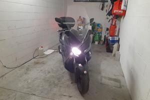 Yamaha xmax250