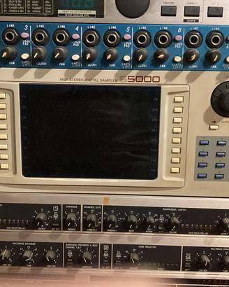 Campionatore akay S5000 con relativa libreria suon