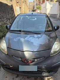 Macchina toyota aygo