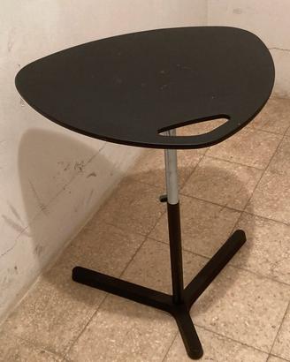 Tavolino Ikea triangolare stondato