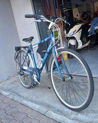 bicicletta  uomo citta Legnano Amalfi