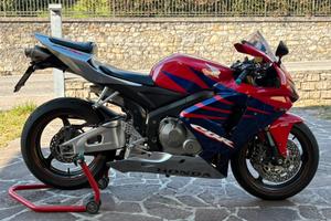 HONDA CBR 600 RR