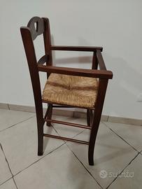 seggiolone in noce per bambino 