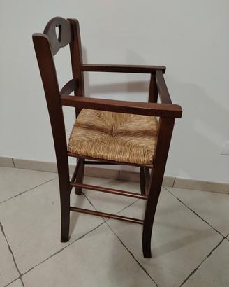 seggiolone in noce per bambino 
