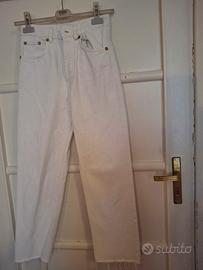Pantalone bianco in cotone. Vita alta. Zara. 