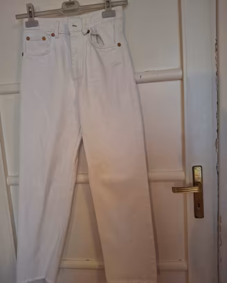 Pantalone bianco in cotone. Vita alta. Zara. 