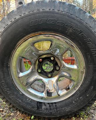 gomme è cerchi in lega LT 285/70 r17 Dodge RAM 