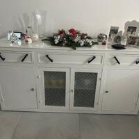 mobile bianco da arredamento
