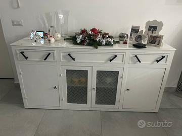 mobile bianco da arredamento