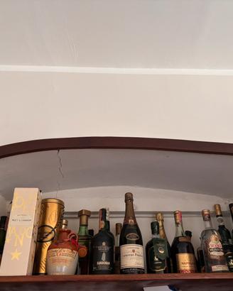Collezione bottiglie liquori vintage