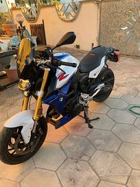 F900R accessoriata