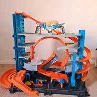 Ultimate Garage hotwheels