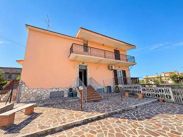 Villa bifamiliare Aprilia [Cod. rif 3342910VRG]