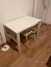 Tavolo bianco e sedia ikea