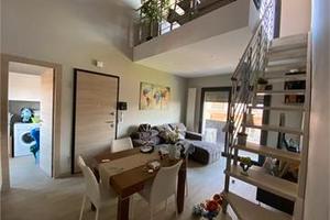 Attico moderno su due livelli con terrazzo e Jacuz