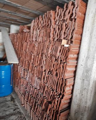 lotto di Tegole per tetto o tettoia 