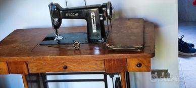 macchina da cucire vintage Necchi