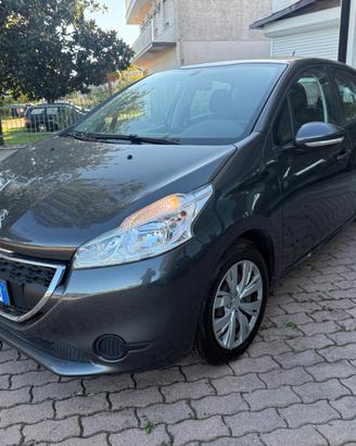 Peugeot 208 1.4 HDi 68 CV 5 porte Allure