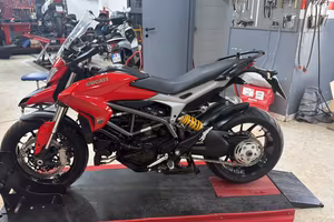 Hyperstrada 939